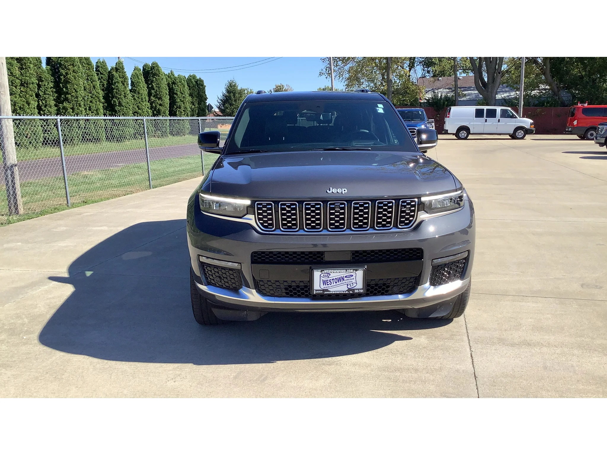 Used 2025 Metallic Jeep Summit image 9