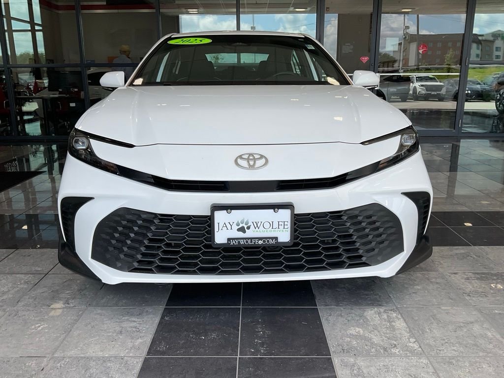 Used 2025 Toyota Camry SE with VIN 4T1DAACK6SU154382 for sale in Kansas City