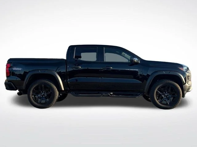 Used 2024 Black Chevrolet Trail Boss image 17