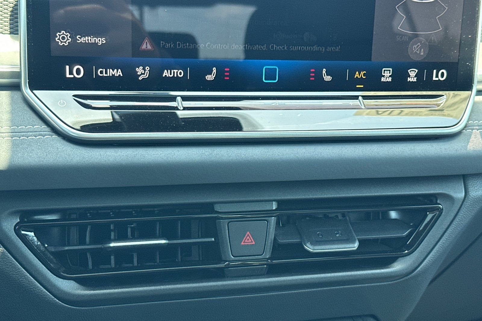 New 2026  Volkswagen 2.0T SE R-Line Black image 19