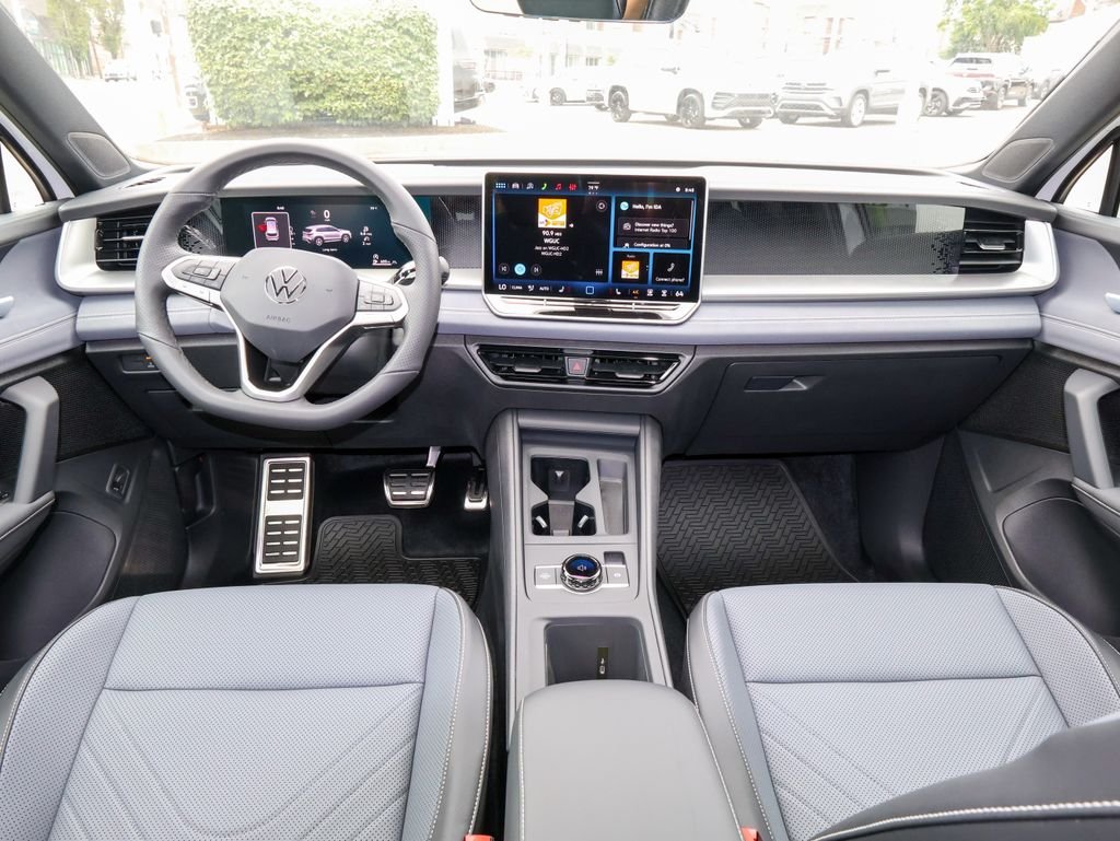 New 2026 White Volkswagen 2.0T SE R-Line Black image 17