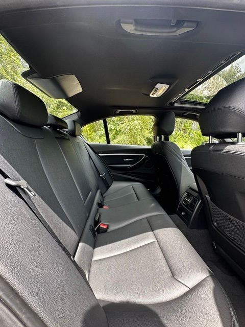 Used 2018 Glacier Silver Metallic BMW 328d image 18