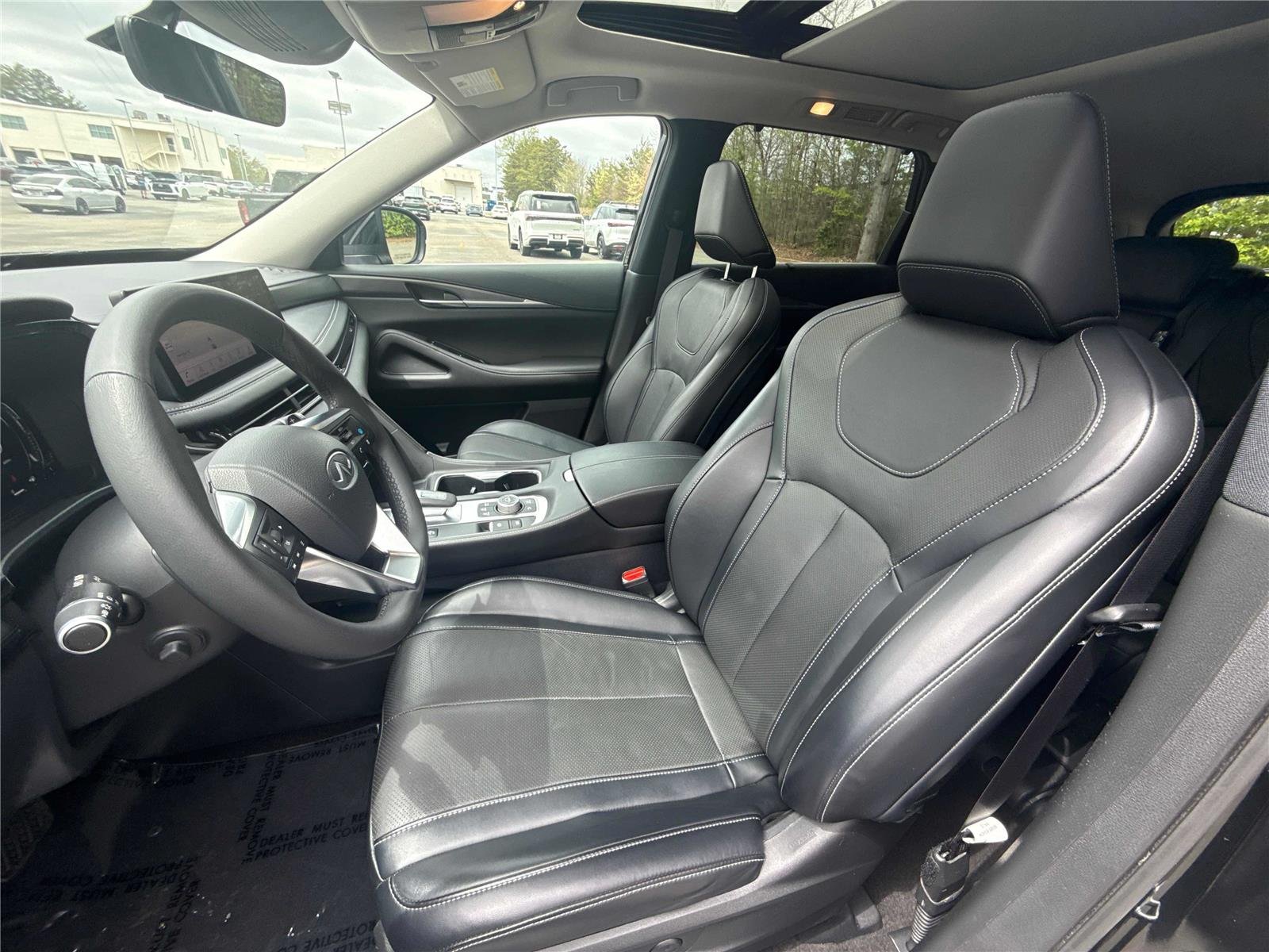 Used 2023 Mineral Black INFINITI LUXE image 11