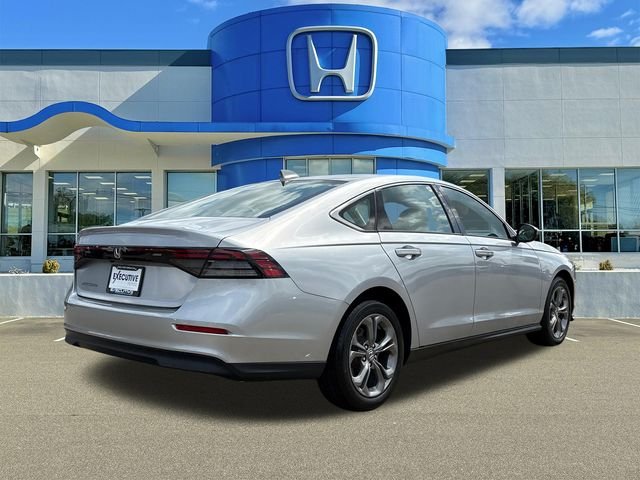 Used 2023 Lunar Silver Metallic Honda EX image 2