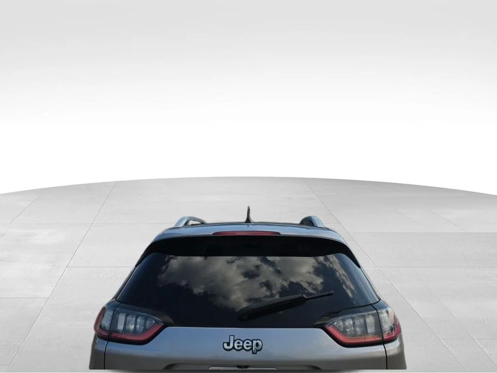 Used 2021 Silver Jeep Limited image 47
