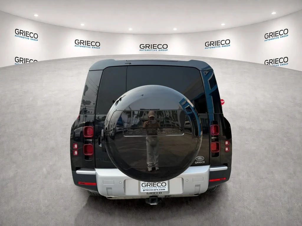2023 Land Rover Defender SE - Photo 6