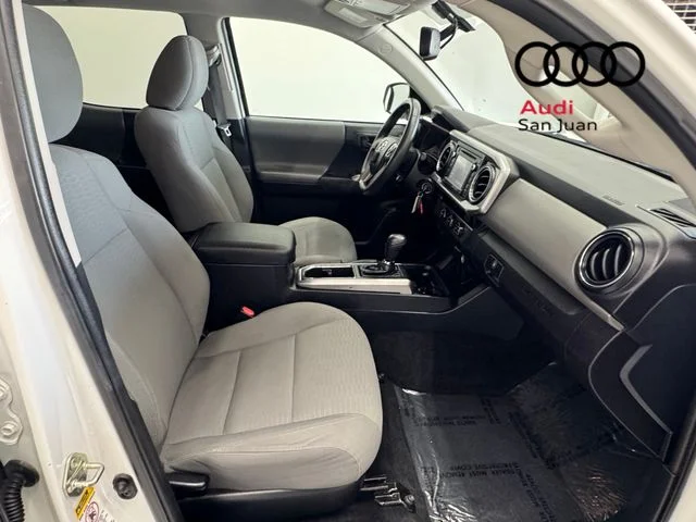 Used 2017 White Toyota SR5 image 26