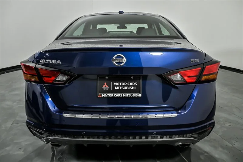 2022 Nissan Altima SR - Photo 8