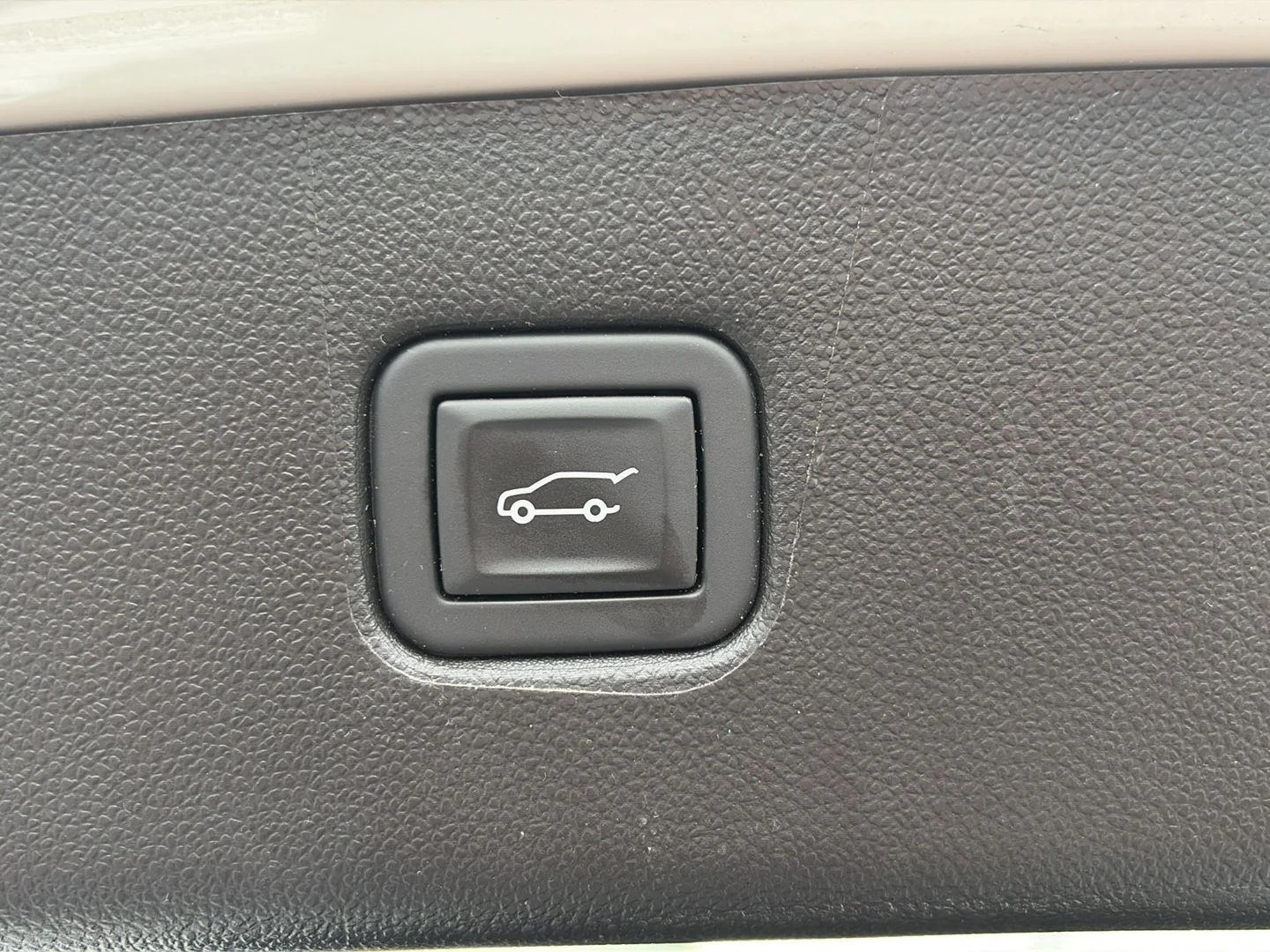 Used 2023 Summit White Chevrolet 2LT image 15