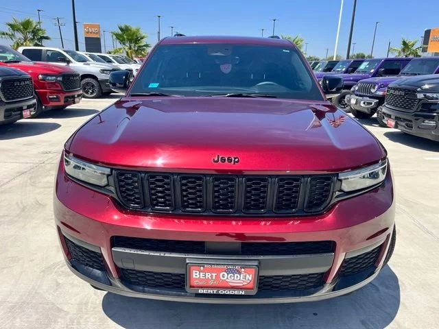Used 2025 Red Jeep Altitude X image 2