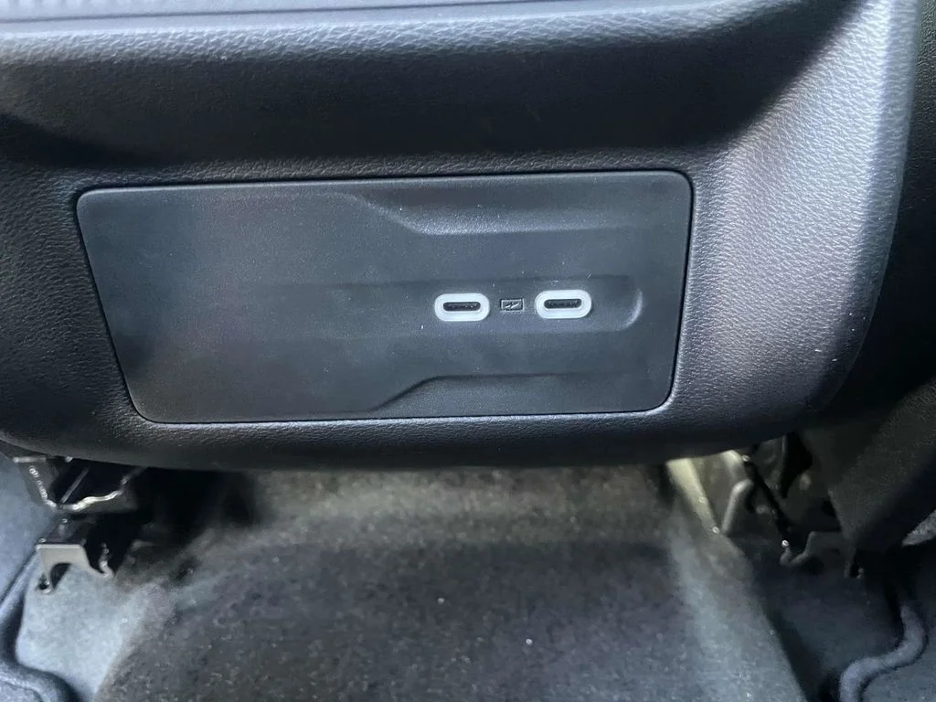 New 2026 Hydro Blue Pearlcoat Jeep Laredo image 21