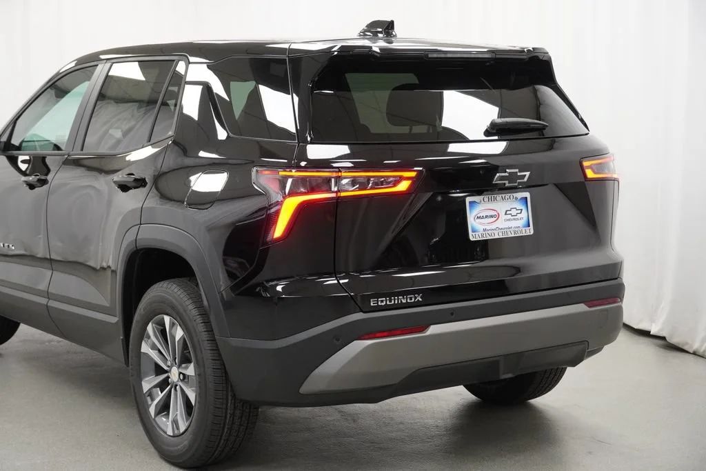 New 2027 Mosaic Black Metallic Chevrolet LT image 36