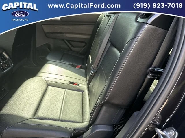 Used 2023  Volkswagen 3.6L V6 SE w/Technology image 18
