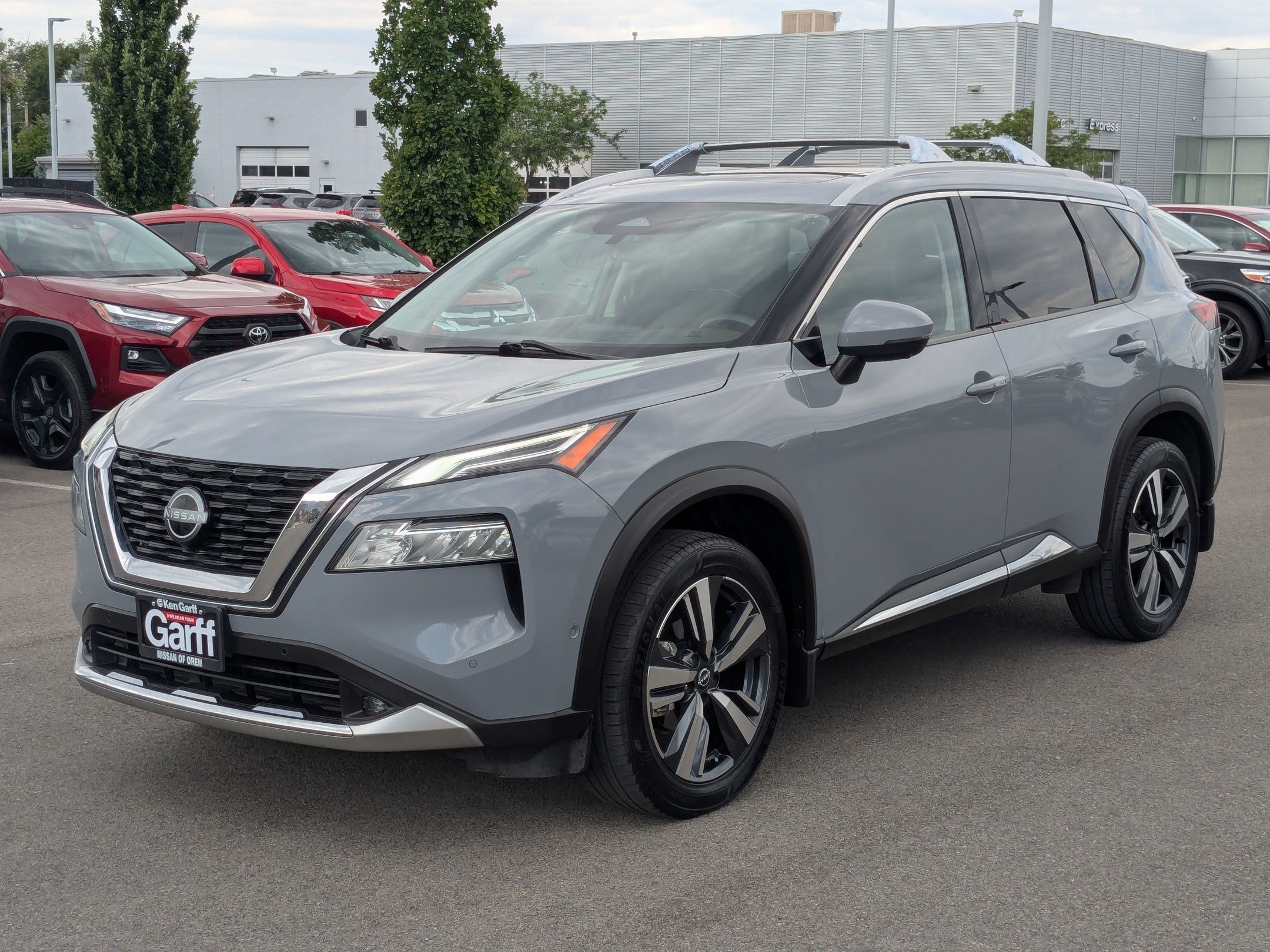 Used 2022 Boulder Gray Pearl Nissan Platinum image 8