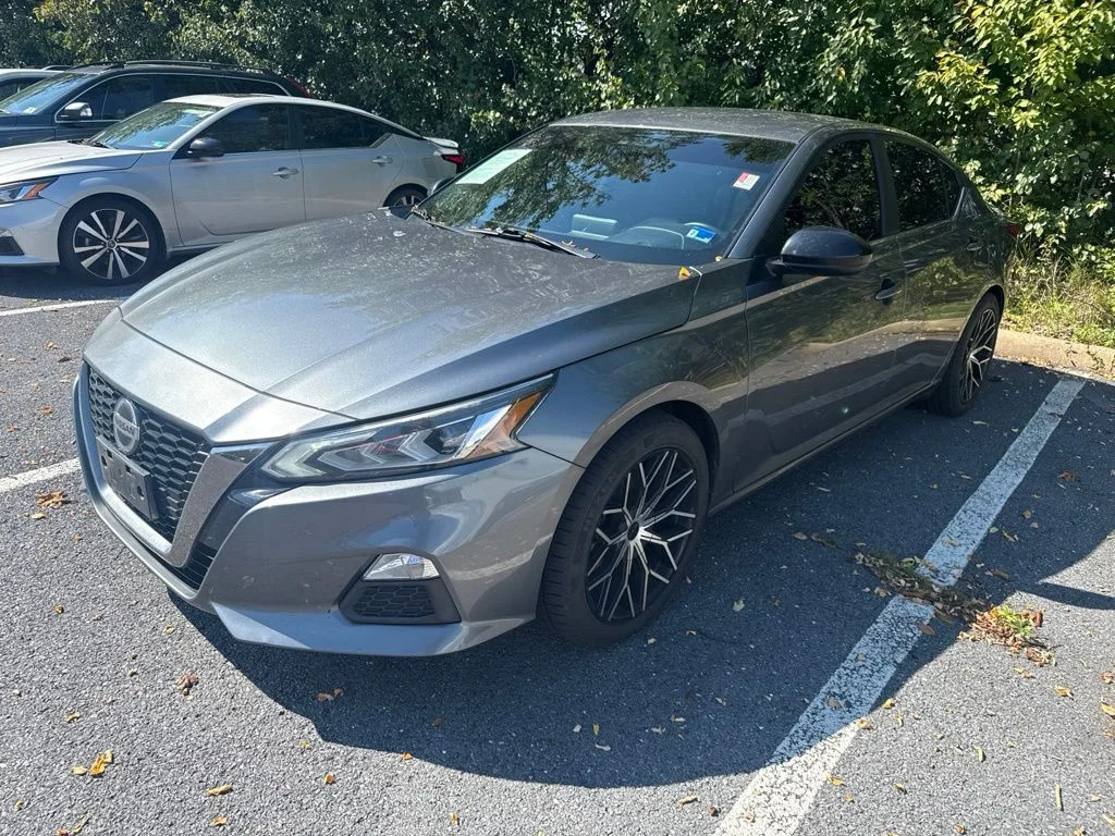 Used 2020 Gray Nissan 2.5 SR image 2