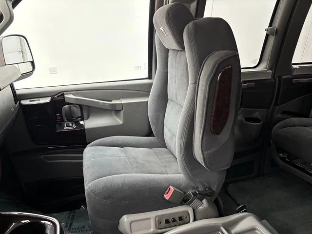 Used 2019 Silver Ice Metallic Chevrolet Explorer Limited SE image 37