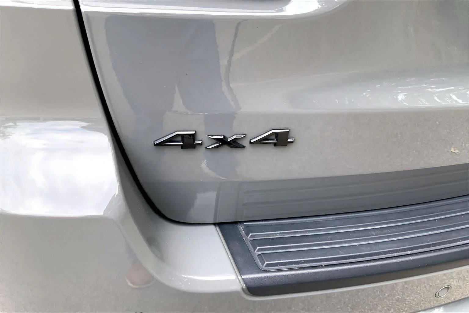 Used 2019 Sting-Gray Clearcoat Jeep Altitude image 10