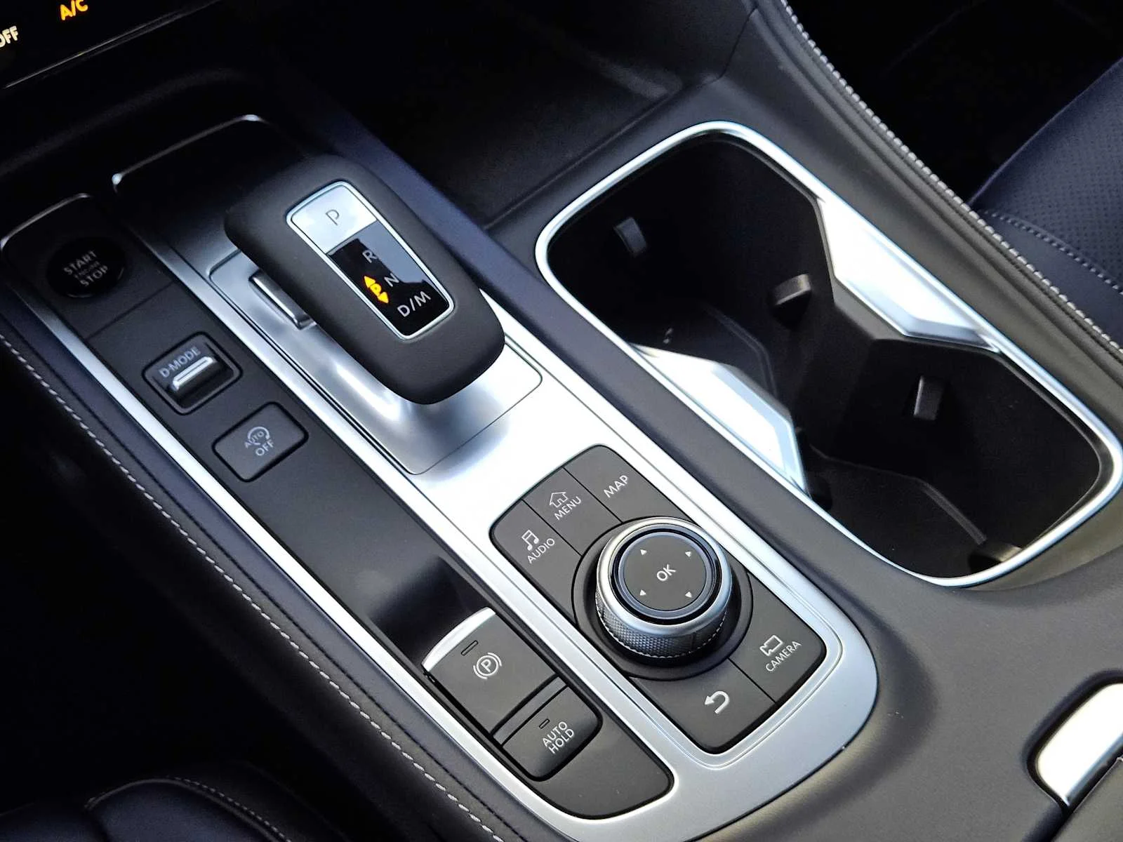New 2026 RADIANT WHITE INFINITI Sport AWD image 14