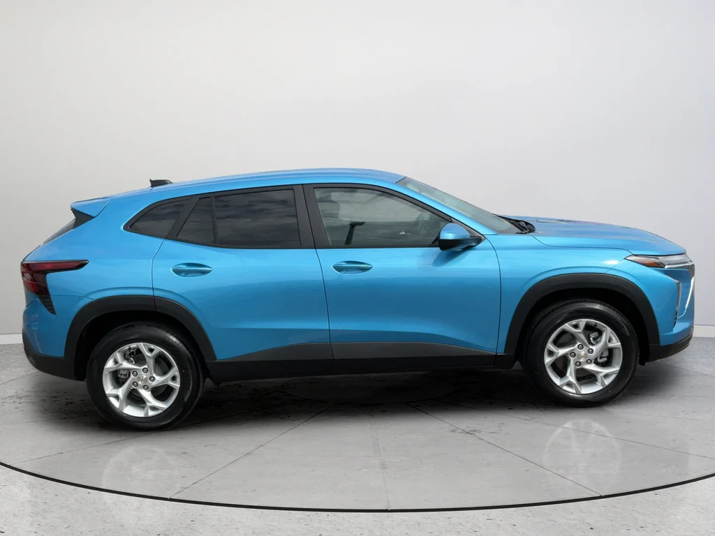 2026 Chevrolet Trax LS - Photo 4