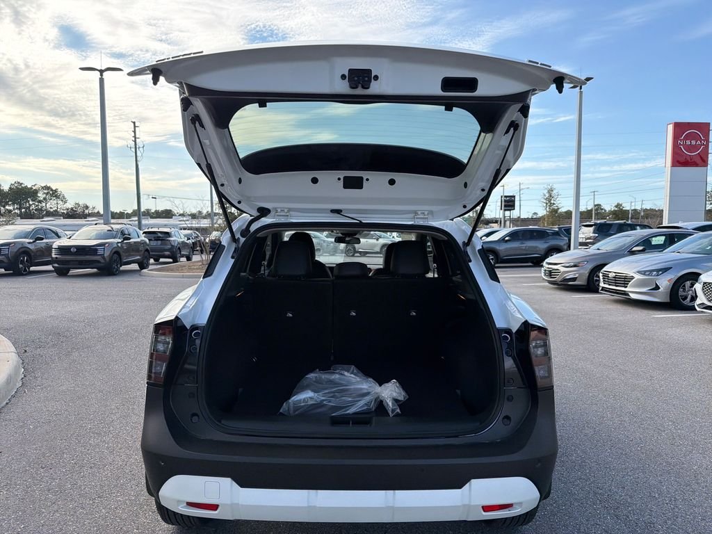 New 2026 Nissan Kicks SR 4D Sport Utility