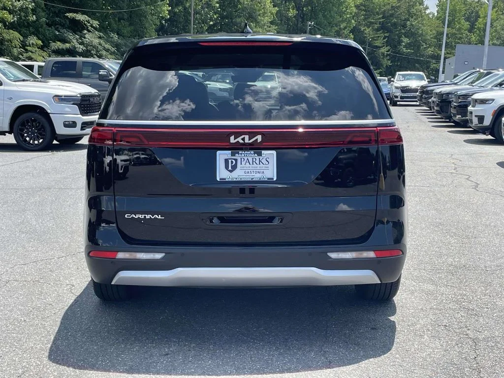 Used 2024 Black Kia EX image 7