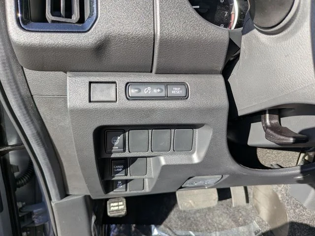 New 2026 Boulder Gray Pearl Nissan Crew Cab SV image 22