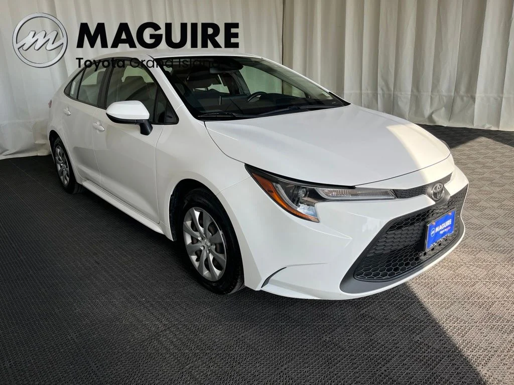 Used 2021 White Toyota LE image 32