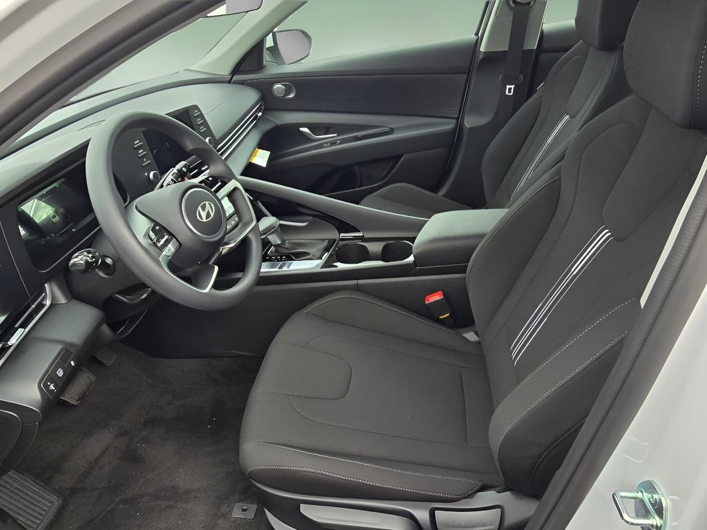 2026 Hyundai Elantra Blue - Photo 13