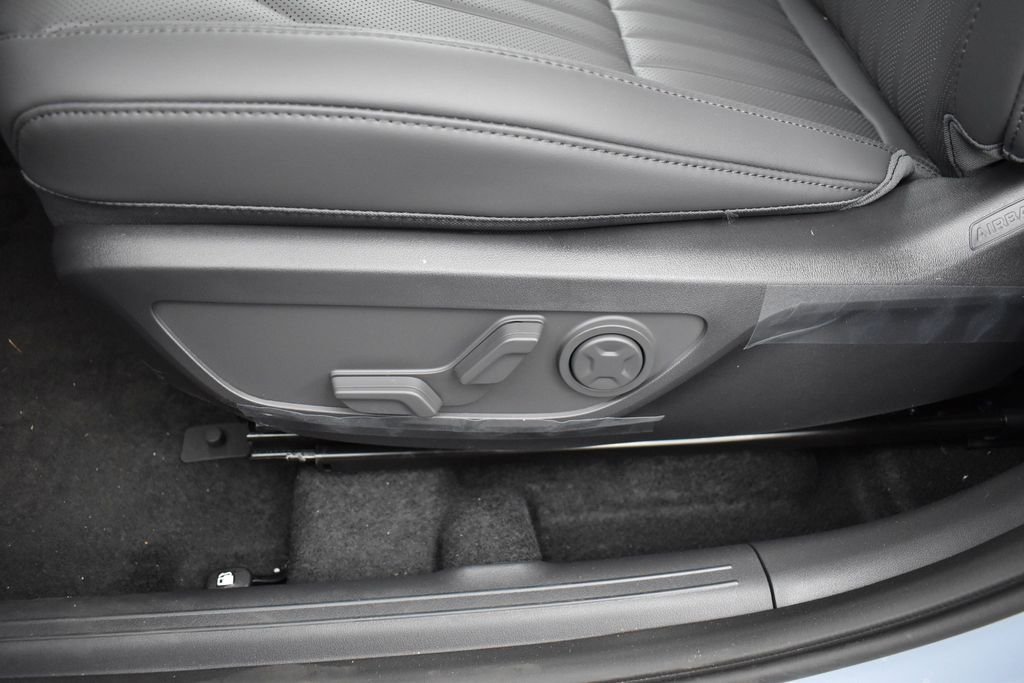 New 2027 Pale Gray Kia X-Line S image 8