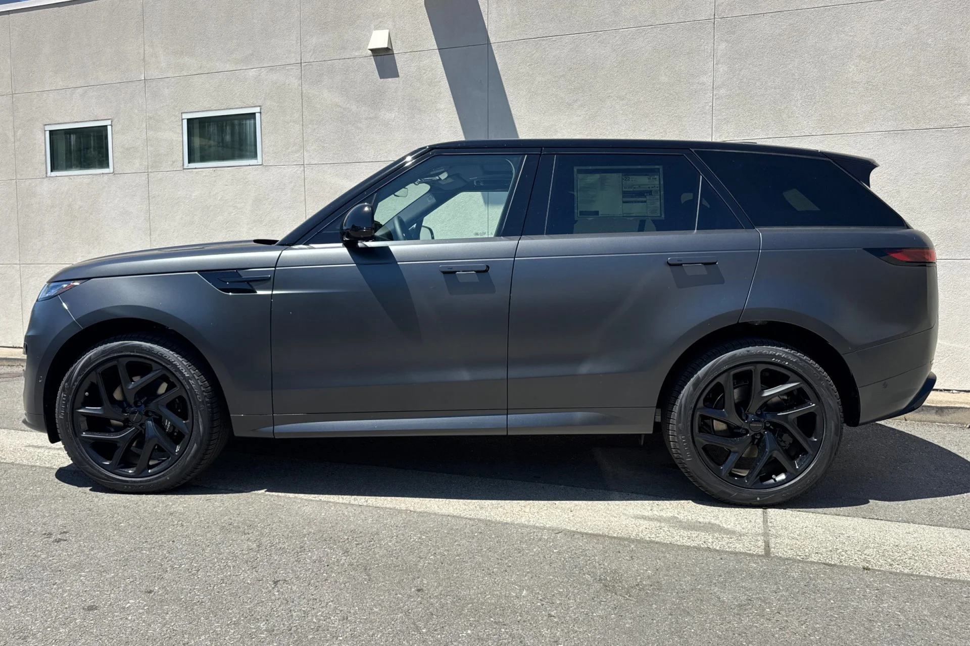 New 2026 Carpathian Grey Land Rover Dynamic SE image 5