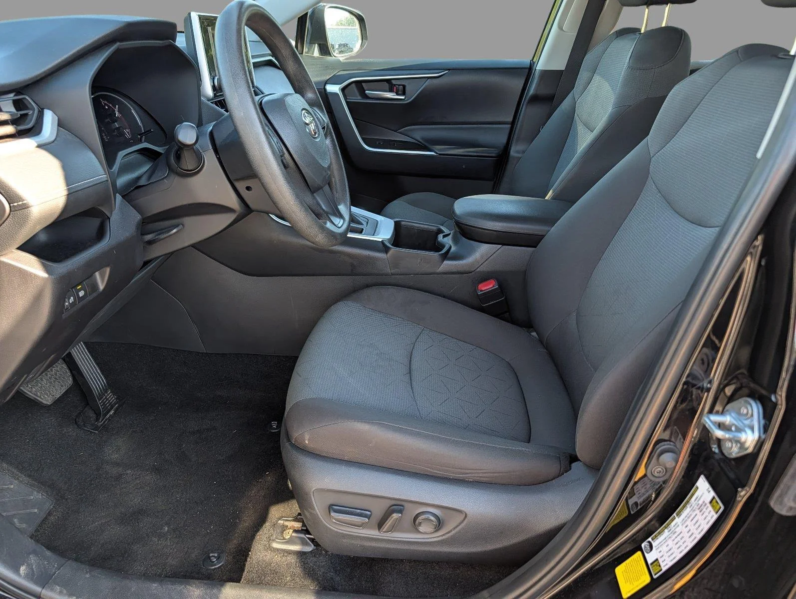 Used 2025 Midnight Black Metallic Toyota XLE image 10