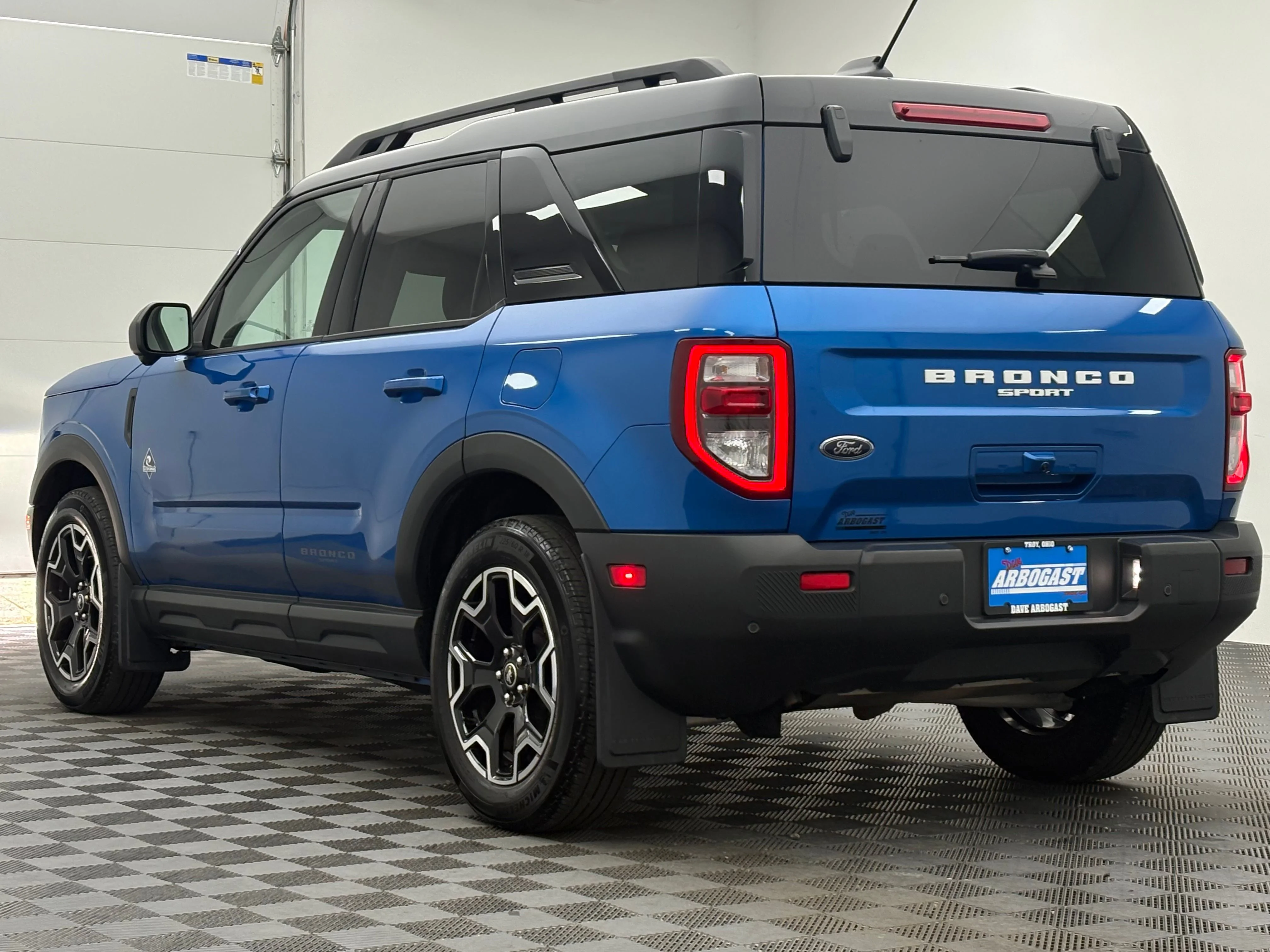 Used 2025 Blue Metallic Ford Outer Banks image 12