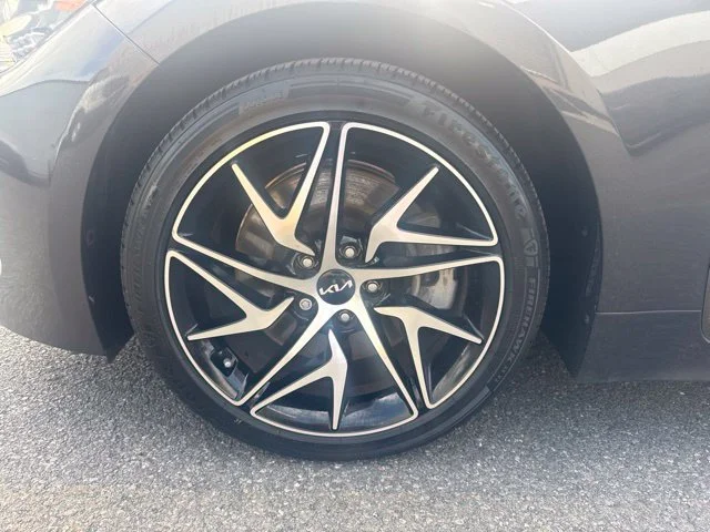 Used 2023 Gray Kia GT-Line image 9