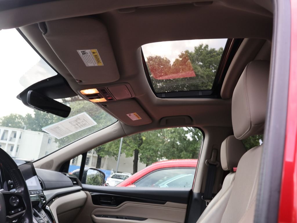 Used 2023 Red Honda Touring image 10