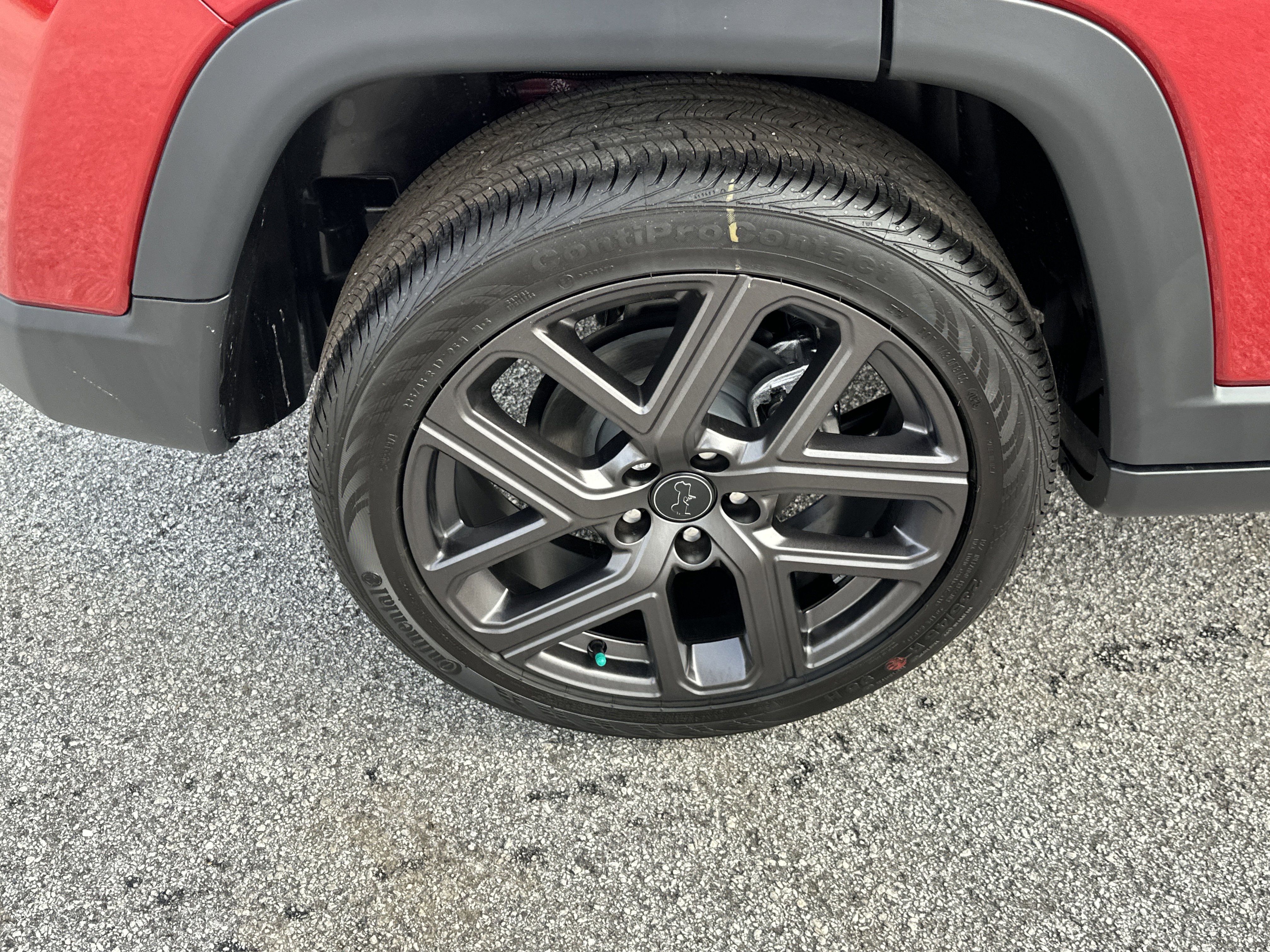 New 2026 Red Hot Pearl-Coat Exterior Paint Jeep Latitude Altitude image 18
