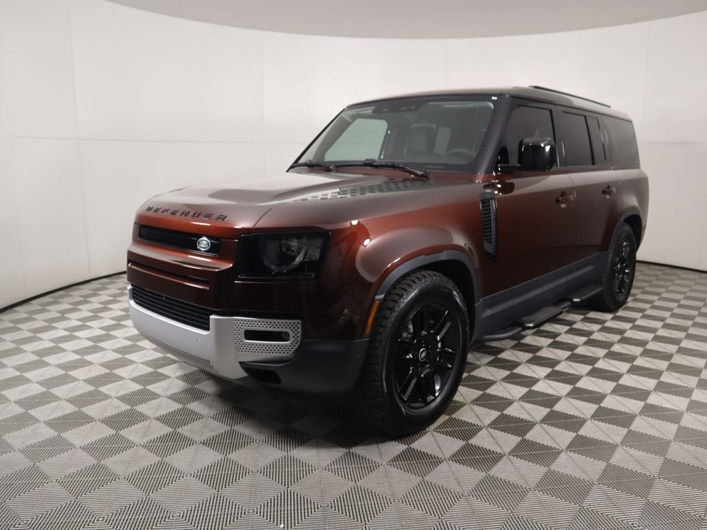 2025 Land Rover Defender 130 S P300's photo