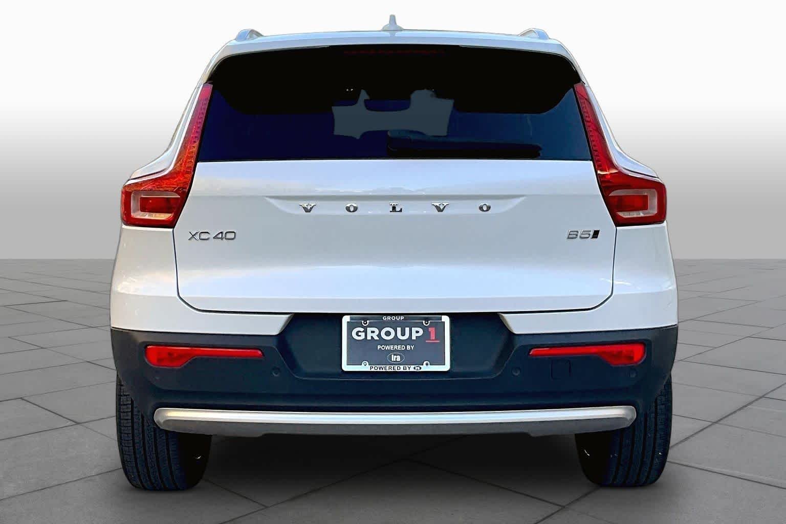 Used 2024 Crystal White Metallic Volvo Plus Bright Theme image 5
