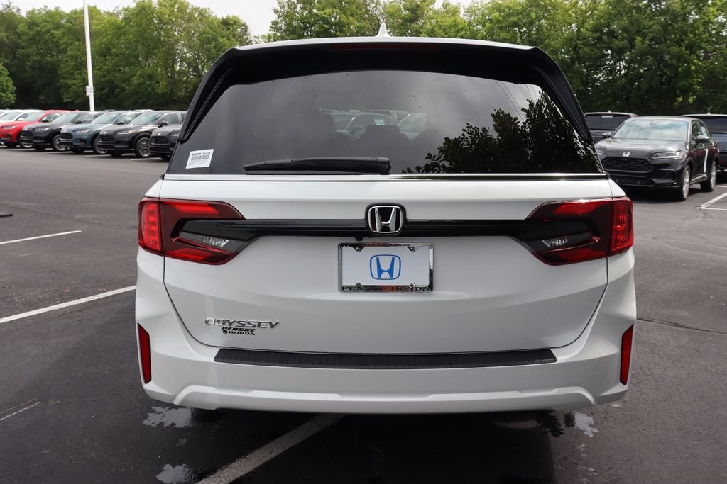 New 2026 Platinum White Pearl Honda EX-L image 4