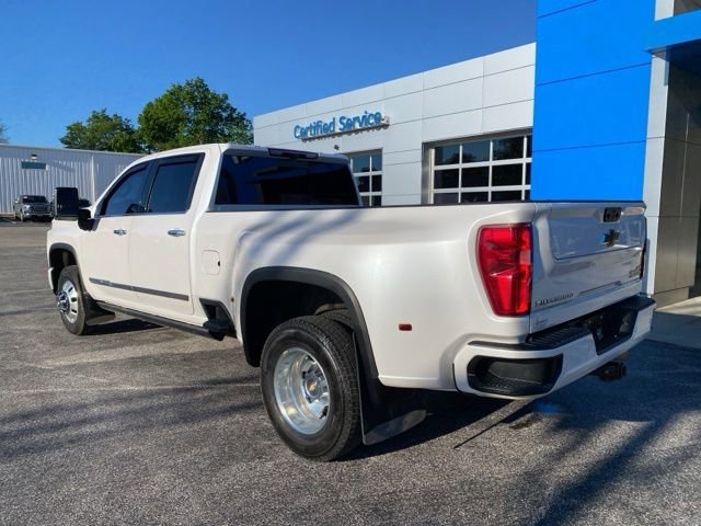 Used 2024 Iridescent Pearl Tricoat Chevrolet High Country DRW image 3