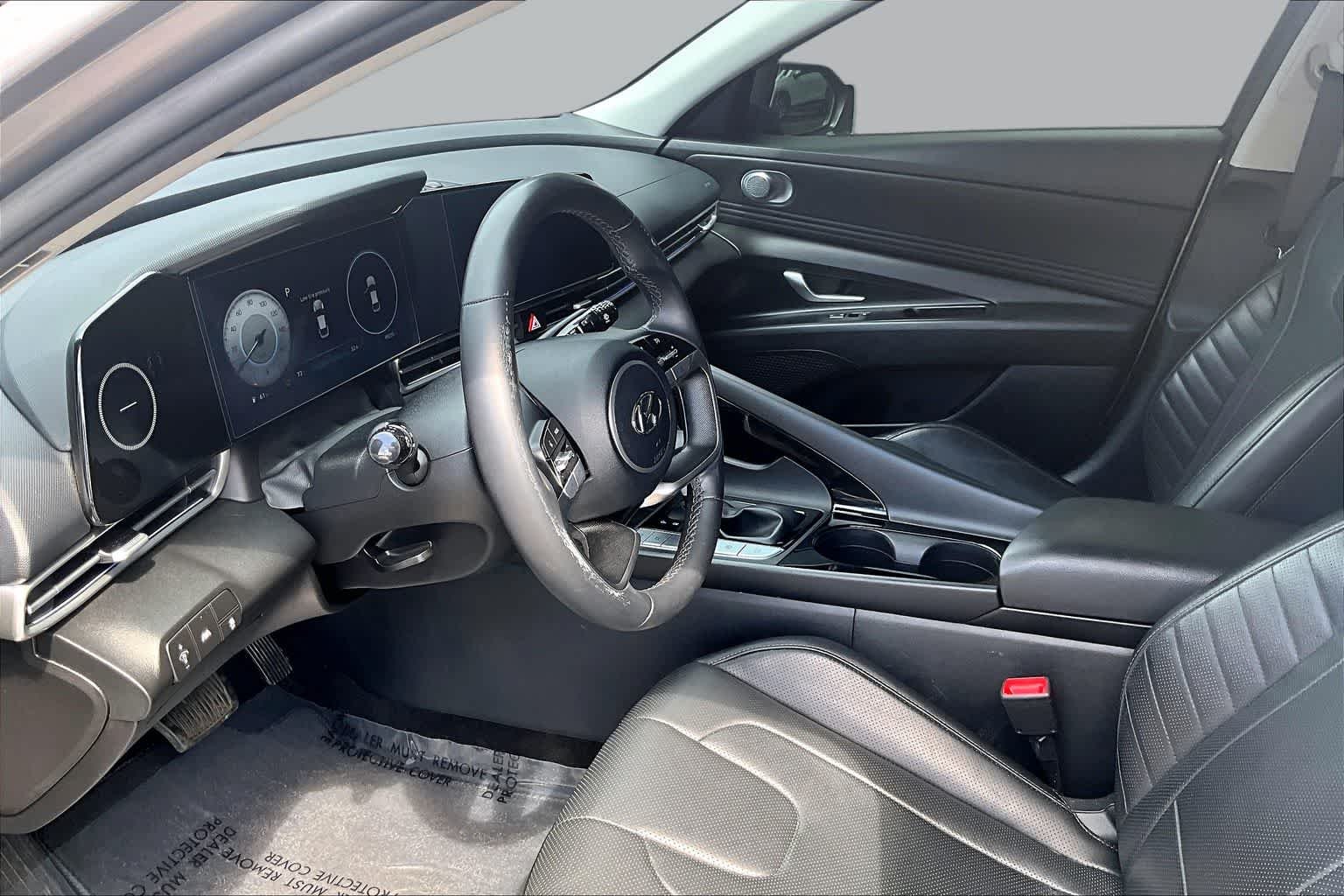 Used 2023 Fluid Metal Hyundai Limited image 18