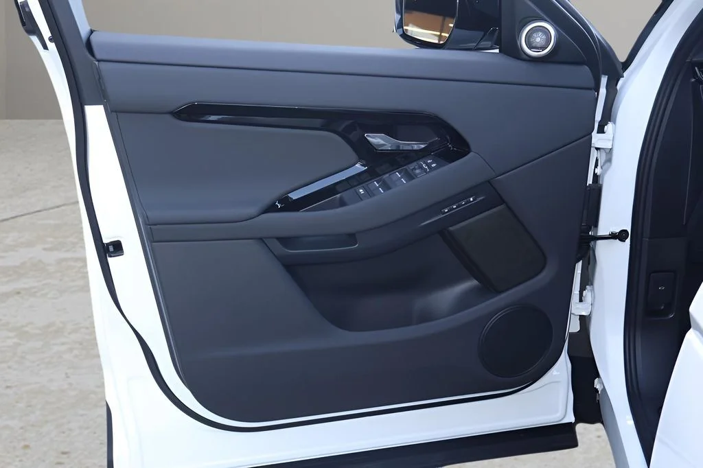 New 2026 Fuji White Land Rover S image 10