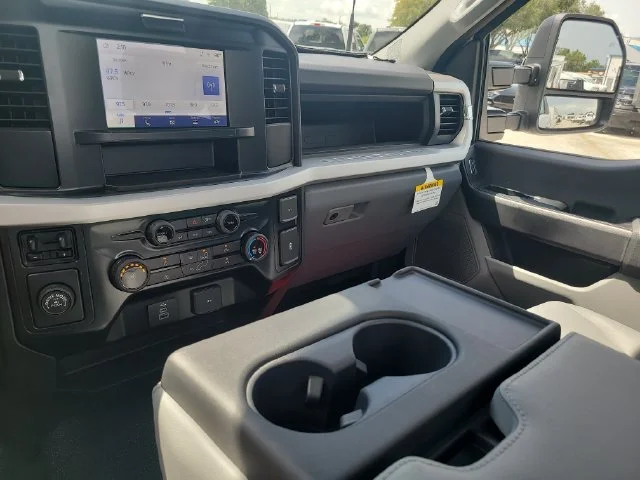 New 2027 Oxford White Ford XL image 16