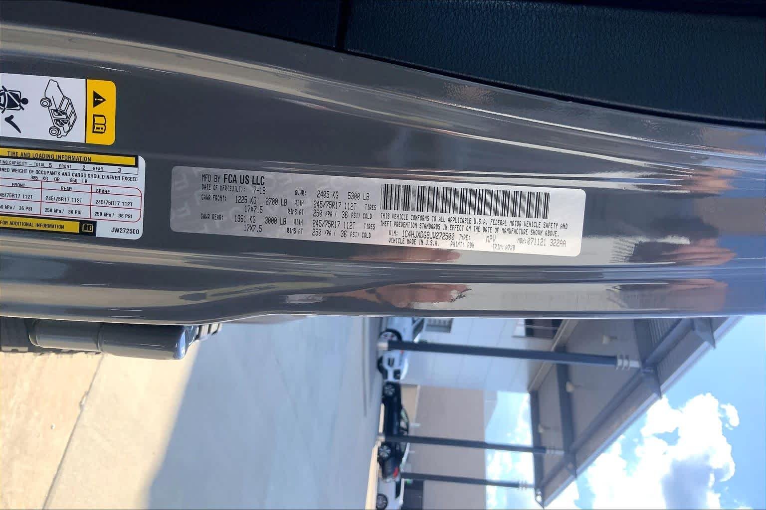 Used 2018 Sting-Gray Clearcoat Jeep Sport S image 31