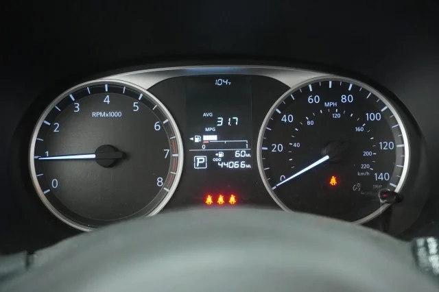 Used 2025  Nissan S image 21