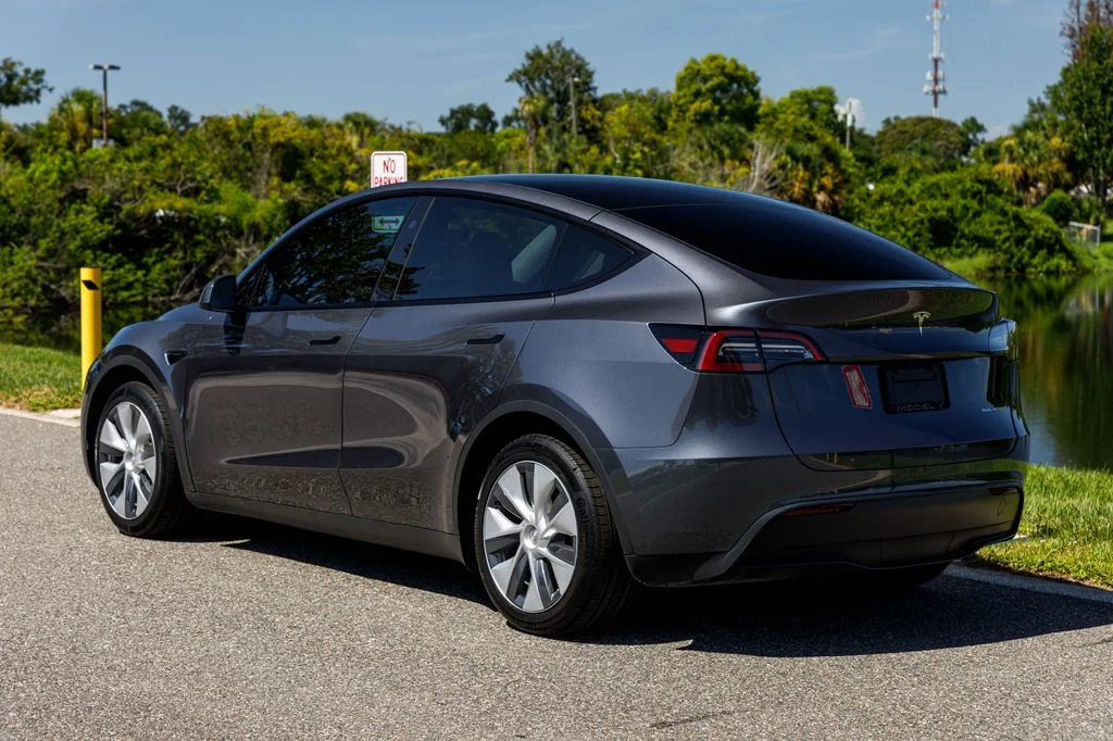 Used 2023  Tesla Long Range image 5