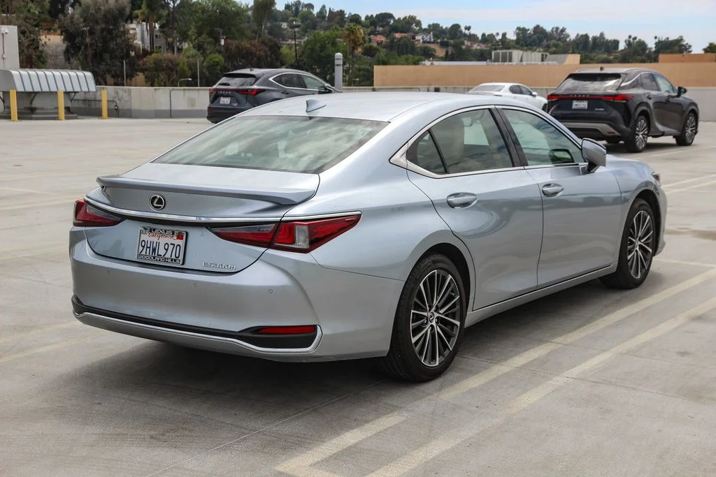 Used 2024 Silver Lexus 300h image 5
