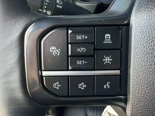 Used 2025 White Ford Platinum image 34