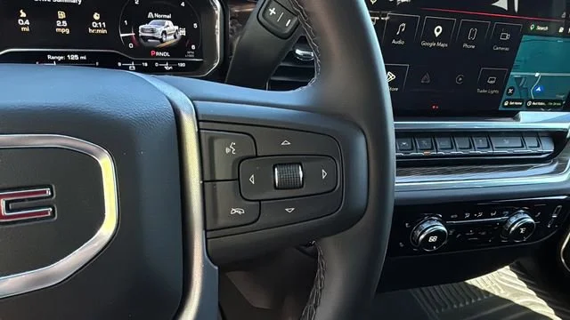 Used 2025 Onyx Black GMC Elevation image 22