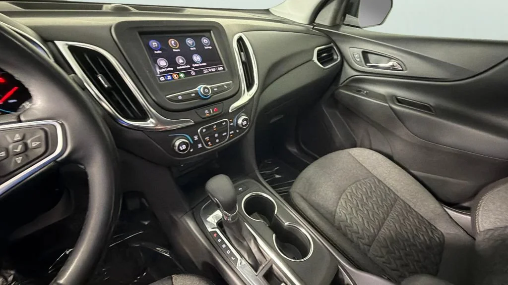 Used 2024 Lakeshore Blue Metallic Chevrolet LT image 19