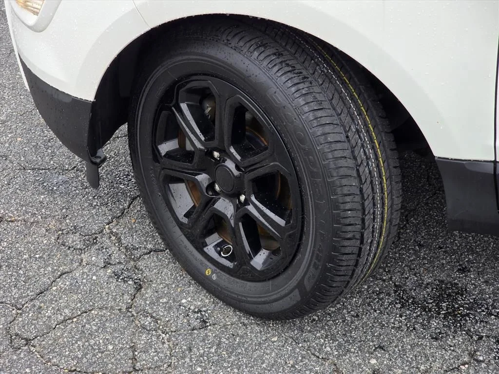 Used 2021 White Ford SE image 27